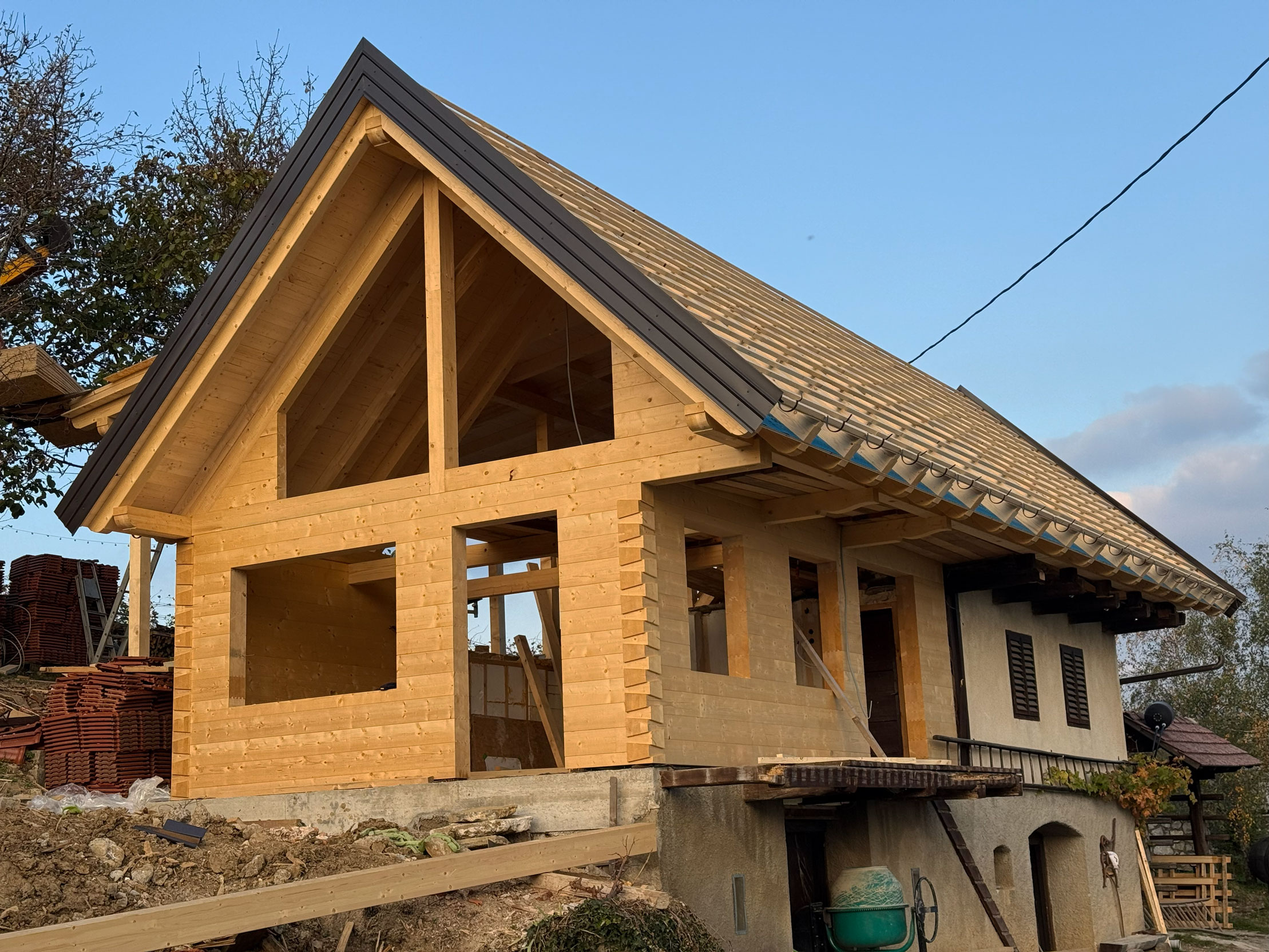 Zidanica delno lesena iz brun